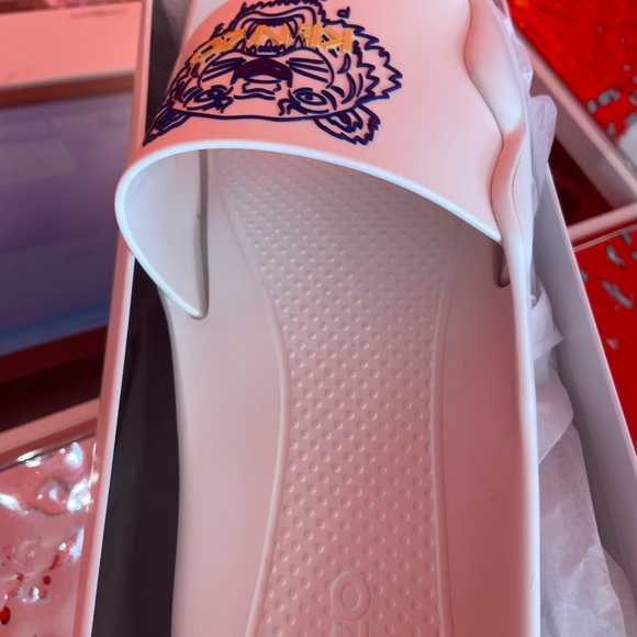 NEW Kenzo pool slides 8.5” - Picture 4 of 7